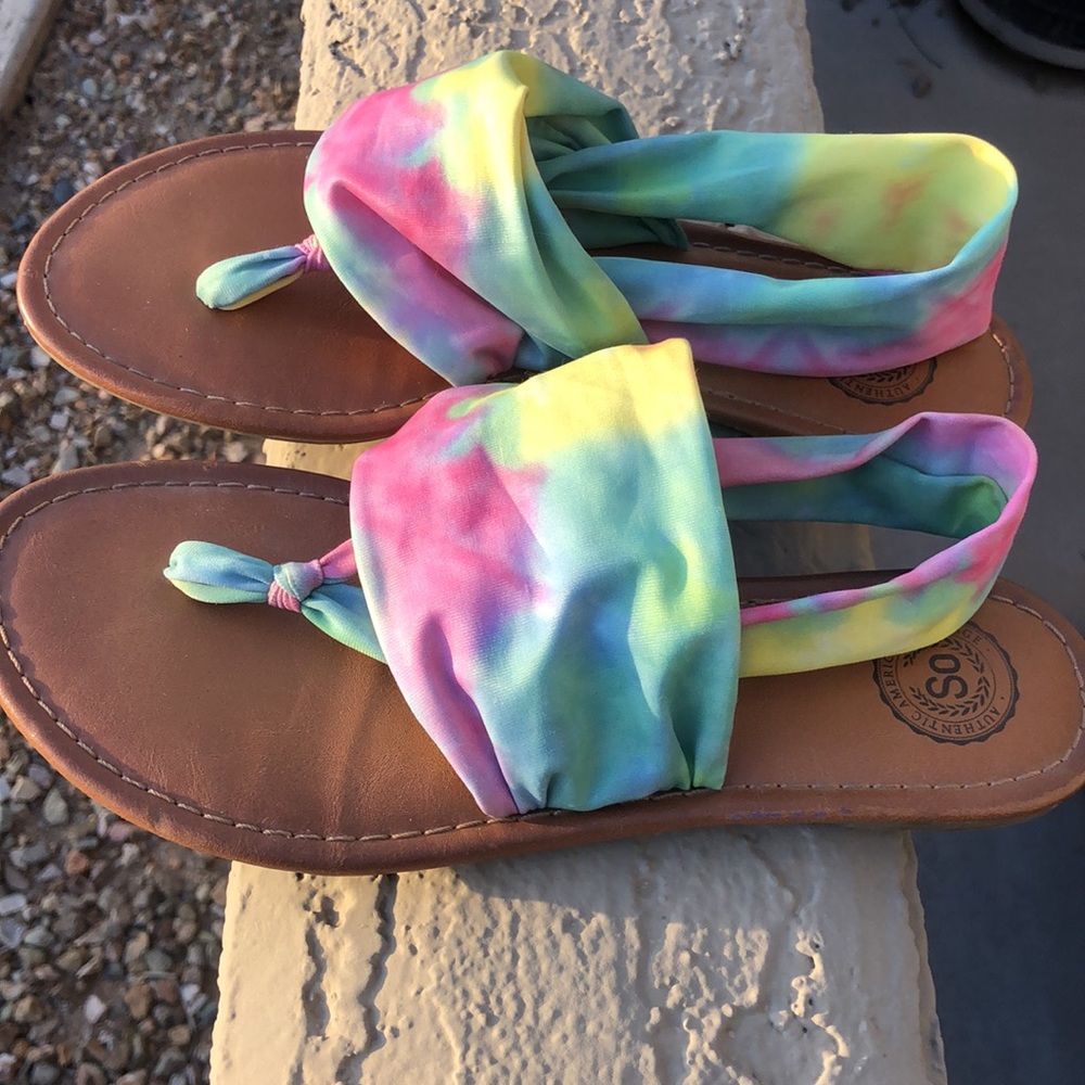 SO Authentic American Heritage Bright & Colorful Tie Dye Thong Sandals!! Size 6.